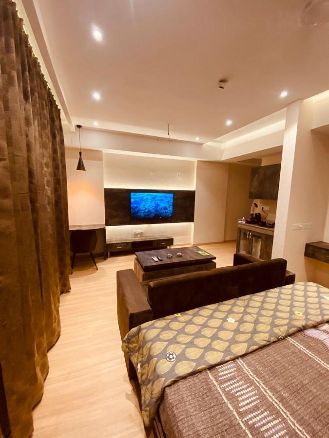 Hotel Crossandra Lucknow