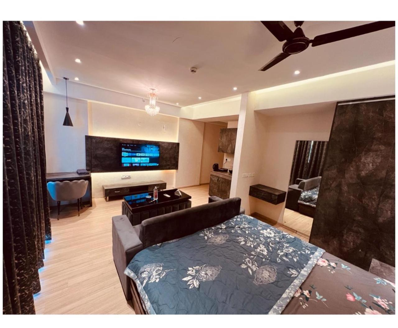 Hotel Crossandra 3*